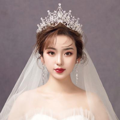 China Retro Vintage Luxury Gold Wedding Bridal Tiaras And Crowns For Women Bride Pageant Prom Crown Royal Wedding Jewelry Accessories for sale