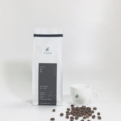 China Caffeinated Whole Bean Arabica Panama Cinnamon Roast Coffee Beans With Sweet Floral Taste for sale