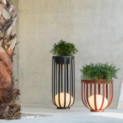 China Modern Professional Outdoor Decorative Lamp Steel Shape Flower Basket Glass Making Post Led Lawn Light for sale