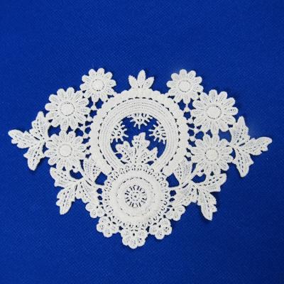 China Fashion Sustainable New Design 100% Polyester Water Soluble White Trimming Lace For Fabrics Applique for sale