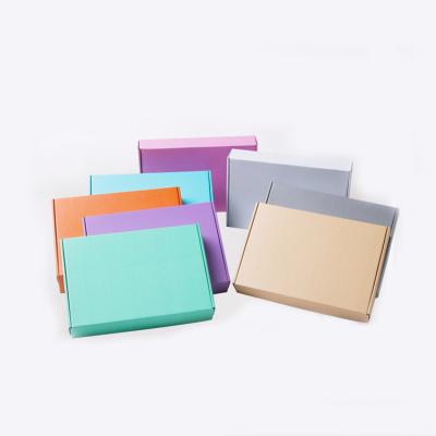 China Biodegradable 3 Layer Corrugated Clothing Kraft Paper Packaging Box for sale