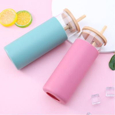 China New Fashion 20oz Viable Glass Water Bottle With Bamboo Lid And Straw, Silicone Sleeve Water Bottle, BPA Free Glass Tumbler Hot for sale