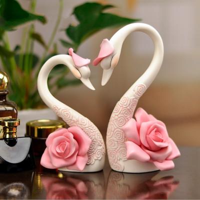 China Hot Selling Custom Swan Art Resin Craft Europe Fashion Wedding Gifts Living Room Bedroom Creative Decoration for sale