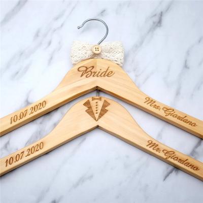 China Hanger Lacquer Log Solid Wooden Clothing Store Wooden Lumber Sustainable for sale