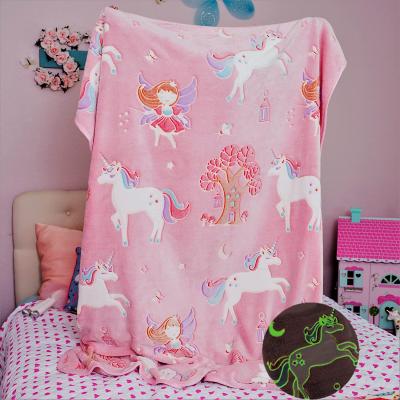 China Anti-Pull Factory Flannel Plush Throw Blanket Unicorn Blanket All Seasons Kids Pink Luminous Glow in Dark Blanket for sale