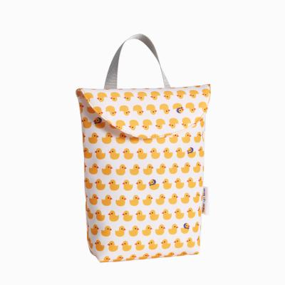 China Reusable Waterproof Tote Bag Wet Bag With Instant Diaper Discount Bag for sale