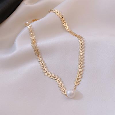 China Hip-hop Personality Tide Pearl Leaf Necklace Clavicle Chain Choker Chain Web Celebrity Temperament Design Lead Free Nickel Free Necklace for sale