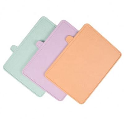 China Sustainable PP Wheat Multifunctional Straw Fiber Plastic Chopping Board Eco Friendly Cutting Board for sale