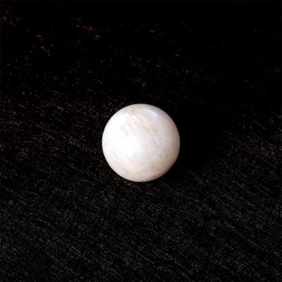 China Temperament Home Moonlight Europe Natural Energy Moonstone Stone Decoration Stone Sphere for sale