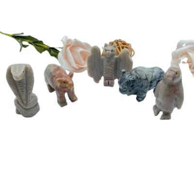 China Europe Wholesale Healing Natural Crystal Peru Hand-carved Animated Animals Home Decorative Crystal Crafts for sale