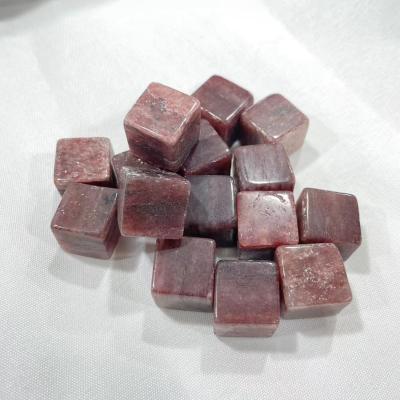 China Wholesale Natural Strawberry Crystal Cubes Quartz Cube Tumbled Stone From Europe for sale