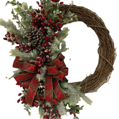 China Sinyoo Christmas Decoration Berry Wreath Christmas Decoration or Bow Berry Snow Christmas Red Wreath Door Hanger for sale