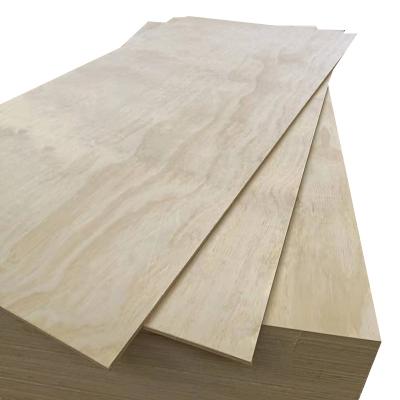 China Modern Natural Grain Plywood 4-20mm Natural Pine Wood Press Melamine 18mm Plywood Commercial Hot Sheet for sale