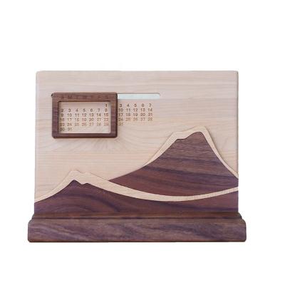 China New eco-friendly design perpetual maple+black solid walnut wood calendar craft for sale