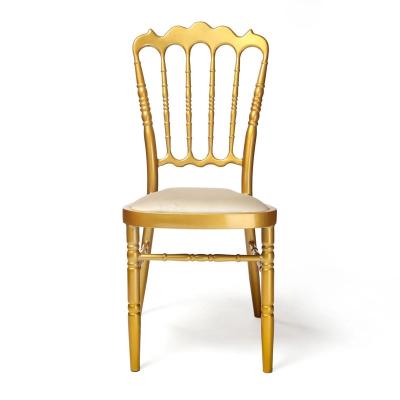 China Contemporary Metal Frame Gold Para Eventos Chair Sillas Furniture Events Chiavari Rental Stackable Chair With Soft Cushion for sale