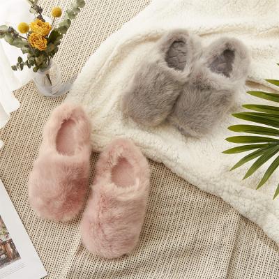 China Fashion Trend New Arrival Fashion Big Fluffy Fur Winter Closed Toe Slippers Custom Logo Warm For Women for sale