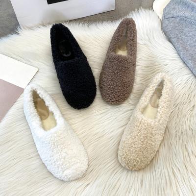 China Cushioning Woman Fashion Winter Soft Warm Imitated Lamb Fur Lined Home Indoor Outdoor House Slippers for sale