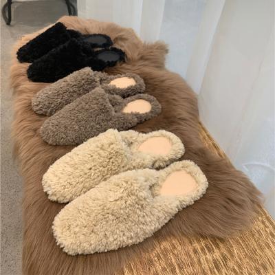 China Fashion Trend Hot Sales Women Closed Toe Soft Faux Shearling Lamb Fur Slippers Cozy Winter Plush for sale