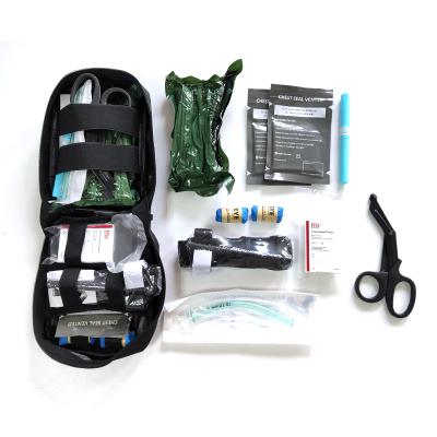 China OEM basic medical supplies first aid kit items Custom outdoor portable survival first aid kit for military camping travel à venda