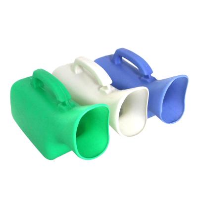 China Portable And Reusable Outdoor Female Plastic Urinal 1000ml Capacity for sale