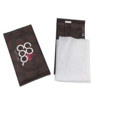 China Cleaning Soft Lightweight Wet Wipes Individually Packed Single Sachet Wet Wipes for sale