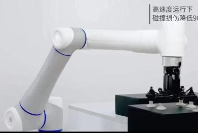 中国 PLCの協力的なロボティック処理システムはコンベヤー ベルト900mmを満たす 販売のため