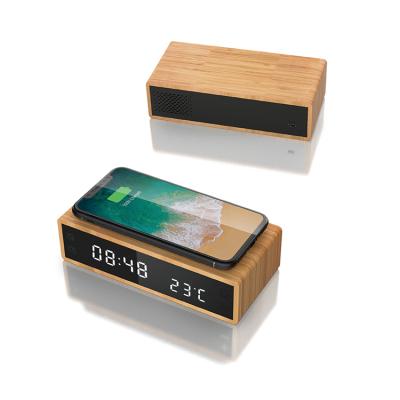 China Odm Logo Bamboo Wooden Desk Table OEM High Speed ​​Bedroom Led Smart Alarm Clock Qi 5W 10W 15W 2 in 1 Wireless Charger for sale