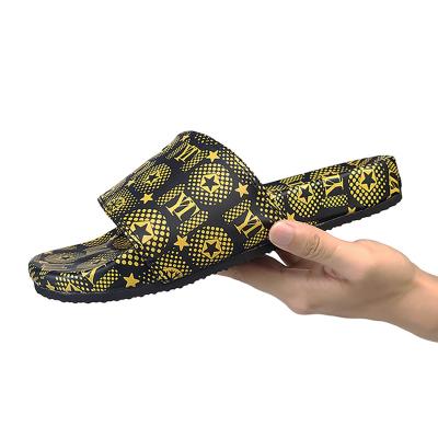 China Cushioning Non-Slip Selipar Lelaki without cord Fashion Slippers Flat Fashion Slide Adult Designable Vilten custom Garden Autumn Giganti for sale