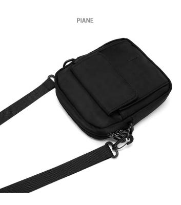 China Black Simple Stylish Custom Made Messenger Bags Waterproof Fabric Small Messenger For Men for sale