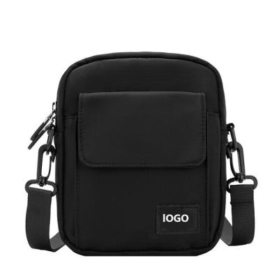 China Fashion Waterproof Black Light Weight Fabric High Quality Nylon Waterproof Cross - Body Men Shoulder Bag for sale