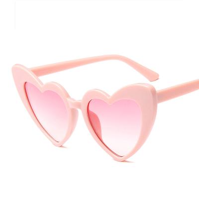 China Fashion Sunglasses Sunglasses New Shape Peach Heart Sunglasses Metal Hinges Big Frame Personality Glasses for sale