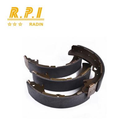 China Semi Metallic High Quality Brake Shoe Set For Nissan Pick Up D21 D22 Terrano I Urvan Box Urvan Bus Vanette Bus DD060-05N25 44060-08G25 for sale