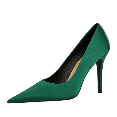 China Size Increasing New Style Salto Green Silk Beautiful Shell High Heels Viola For Ladies for sale