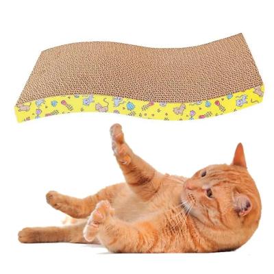 Cina Scratcher di cartone per gatti a onde Pad di scratching per gatti durevole reversibile in vendita