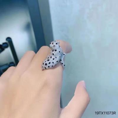 China Moissanite Sterling Silver 925 Diamond Ring White Gold Leopard Ring for sale