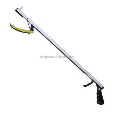 China 32 Inch Trash Picker Reaching Tools With Magnetism for sale