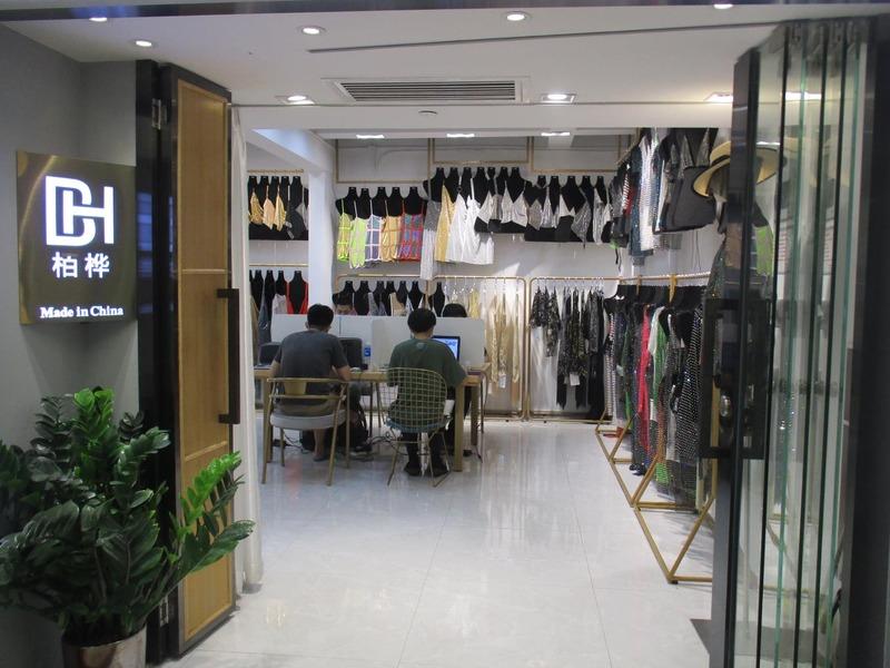 Verified China supplier - Guangzhou Baihua Clothing Co., Ltd.