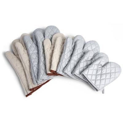 China Disposable Silver Colored Customized Printed Kitchen Heat Resistant Oven Gloves for sale