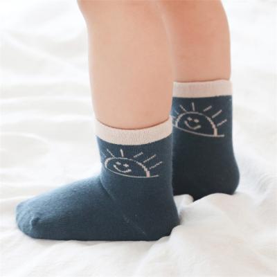 China 2020 high quality nice sock kids QUICK DRY shoes baby socks gift set cute non-slip children's floor socks for sale