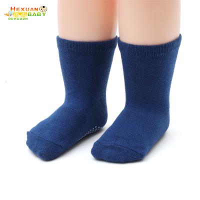 China Breathable Baby Toddler Sporty Crew Grip Knocks Non Slip Comfortable Warm Boy Socks for sale