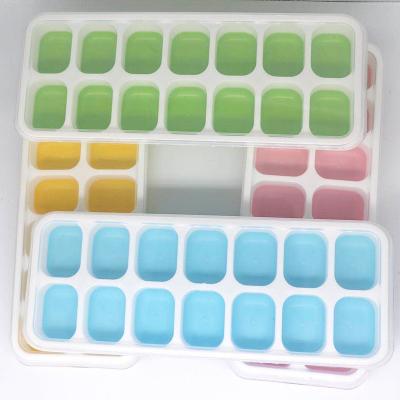 China Sustainable 14 Hole Food Grade Ice Cube Tray Molds Square Silicone Ice Cube Molds With Removable Lid for sale