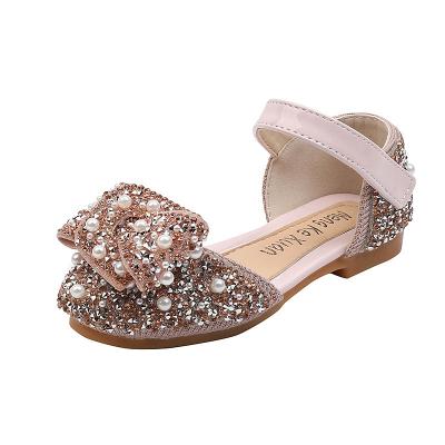 China 2021 New Summer Girl's Light Sandals Bow Pearl Rhinestone Princess Dancing Shoes Korean Children's Casual Sandals for sale