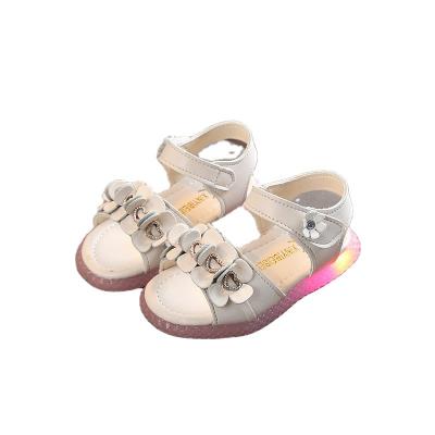 China Light Hot Sale Factory Direct Children Mesh Shoe Simple Sandals Luminous Sandals for sale