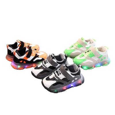 China New Light Kids Girls Stripe Sports Running Shoes Kids LED SneakersBoys Toddler Light Up Luminous Fashion Sneakers Children Sports Shoes for sale