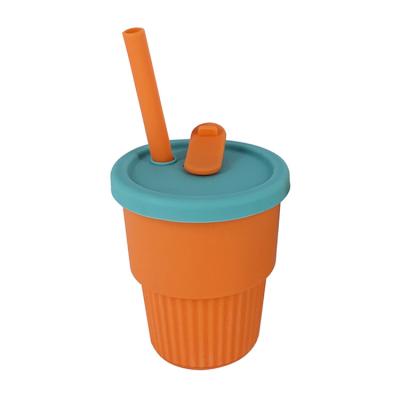 China Viable Silicone Collapsible Milk Bottle With Straw Cup For Kids for sale