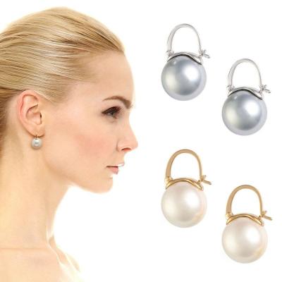 China 2021 CLASSIC brass pearl earrings CIA fashion retro vacuum plating imitation pearl earring for women court french style baroque pearl ear for sale