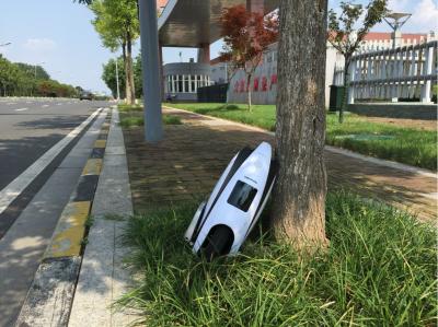 China Unicycle motorizado a pilhas do esporte da forma de Bluetooth 4,0, 20Km/h máximo à venda