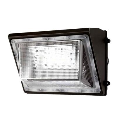 Cina Ip65 Lampade a parete esterne solari 70w Lampade a parete a LED per parcheggi in vendita