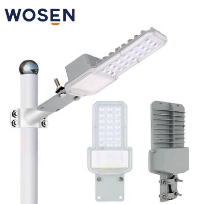 China IP65 Commercial Solar LED Street Lights 4KV Road Street Lighting Lamp for sale