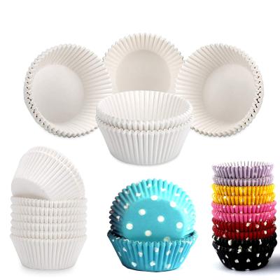 China Disposable Party Liner Cake Cupcake Dot White Paper Dot Muffin Cup Baking Case for sale